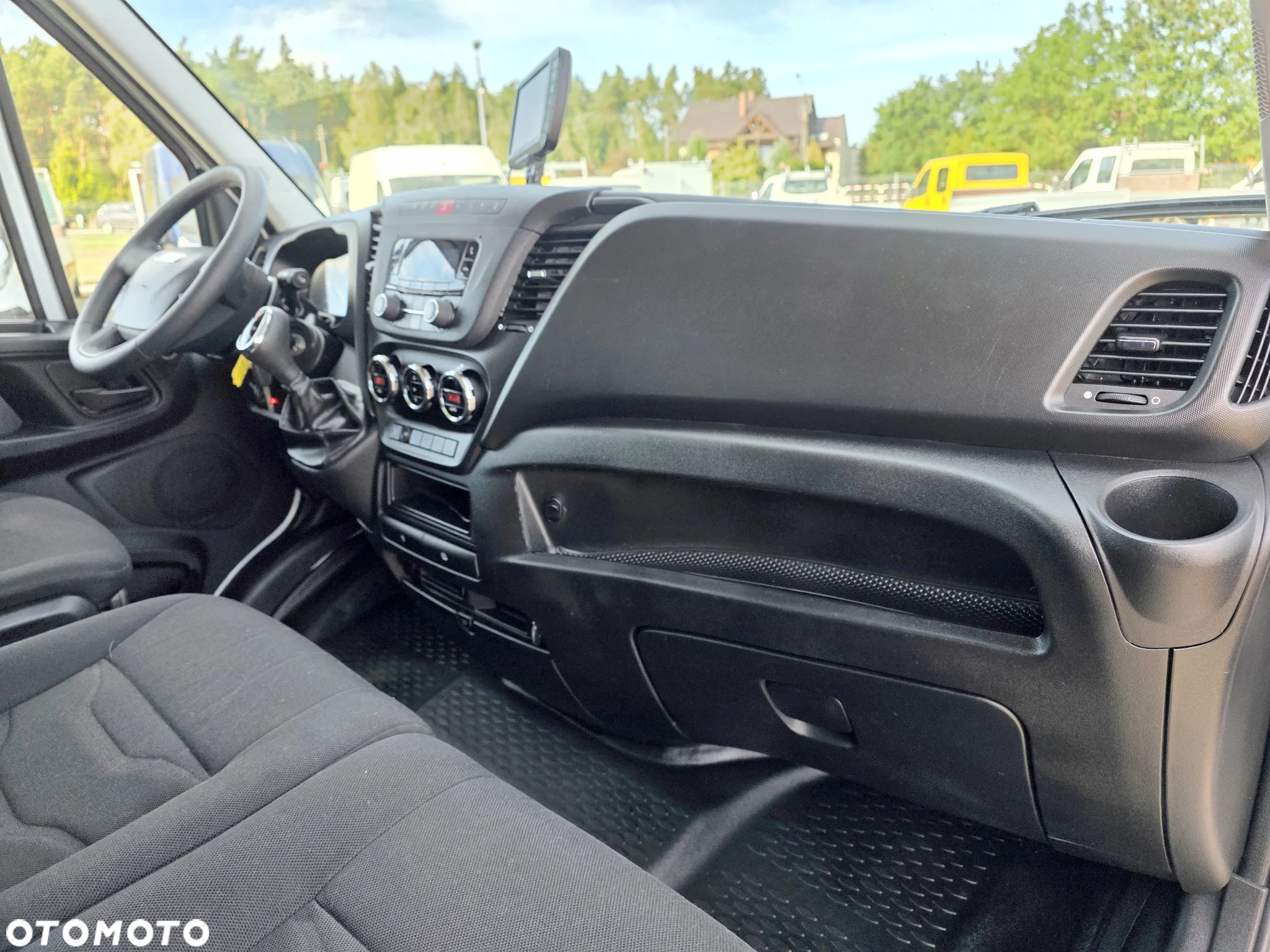 Iveco 35-170 3,0 HPI 170 KONNY KONTENER 4,2M WINDA KLIMA WEBASTO 8 BIEGOWY HIMATIC 4,1M ROZSTAW OSI - 20