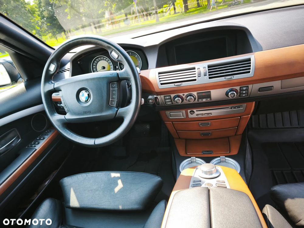 BMW Seria 7 745d - 15
