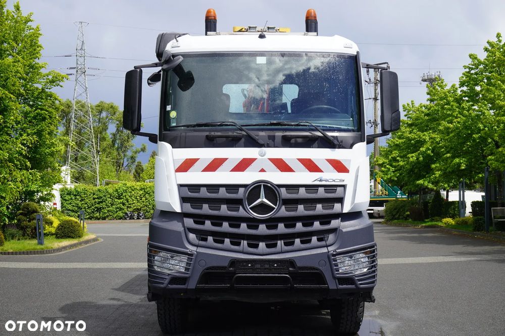 Mercedes-Benz Arocs 3236 8×4 / 90 tys. km / HDS Fassi F155A.0.22 / pilot / Wywrotka 2-stronna / Hydroburta / 3 szt_255718 - 9