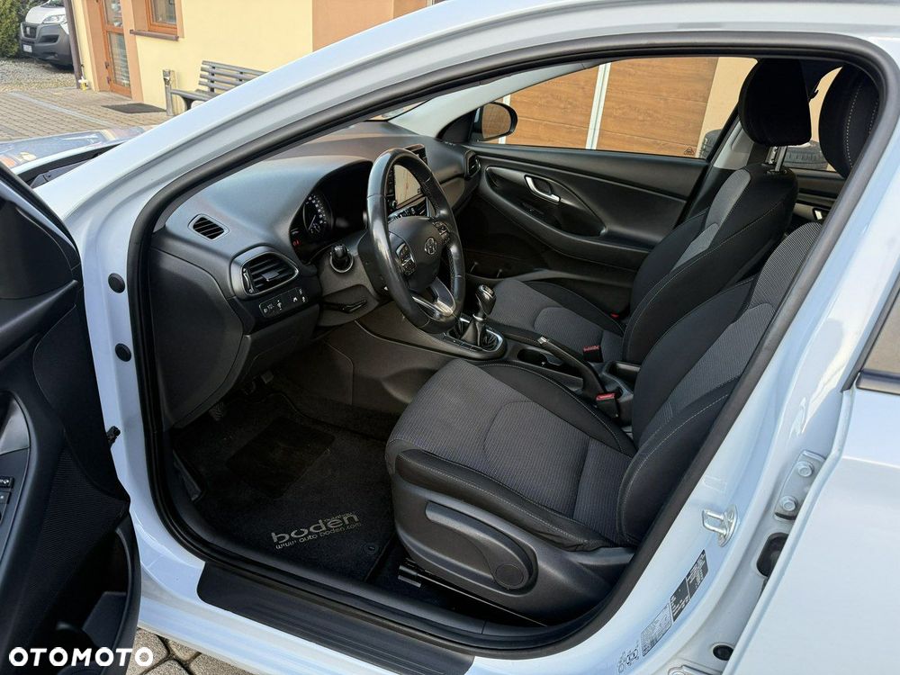 Hyundai i30 1.4 BlueDrive Comfort - 23