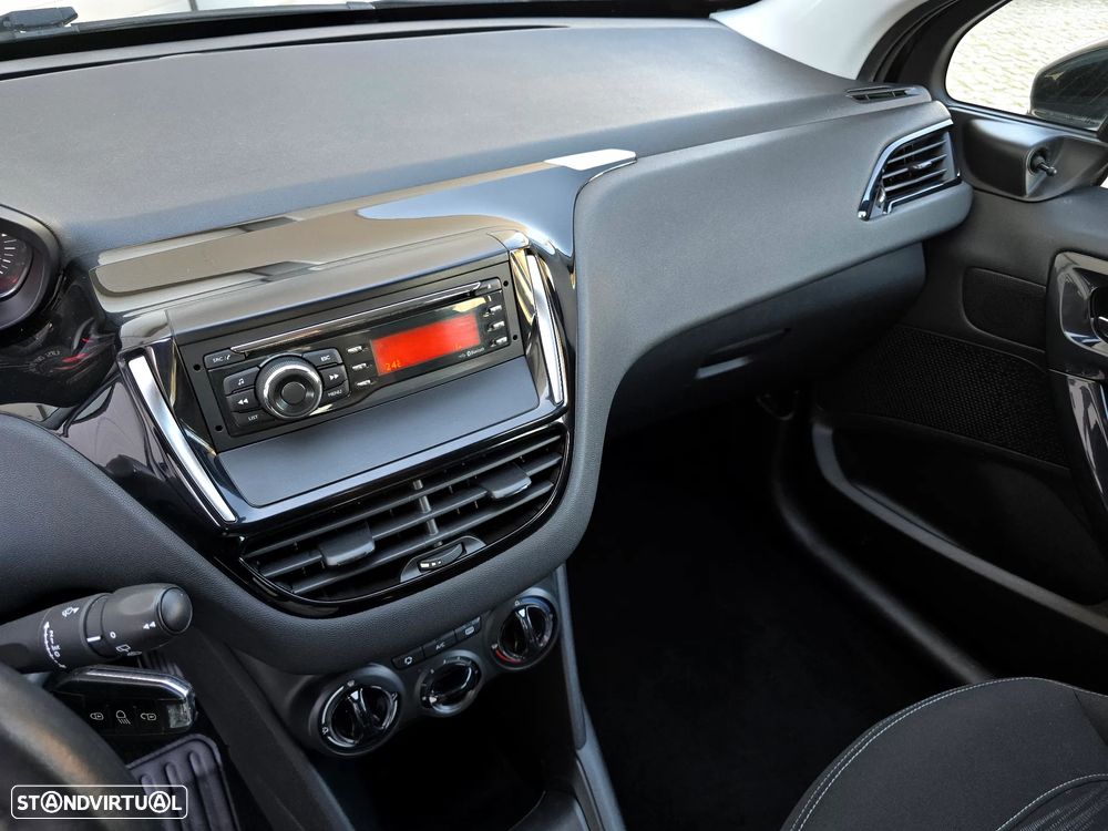 Peugeot 208 HDi 68 Access - 13