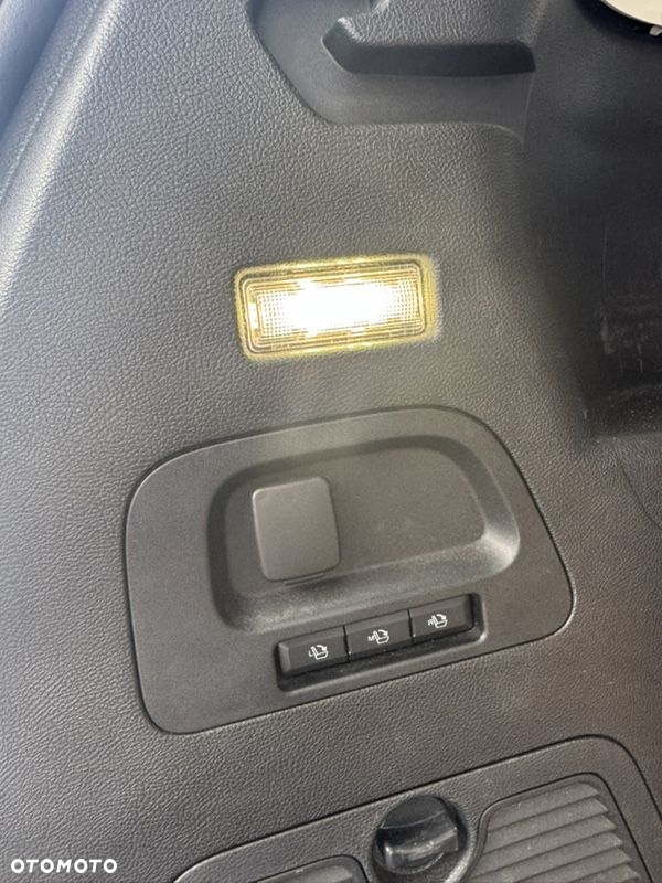 Ford S-Max - 11