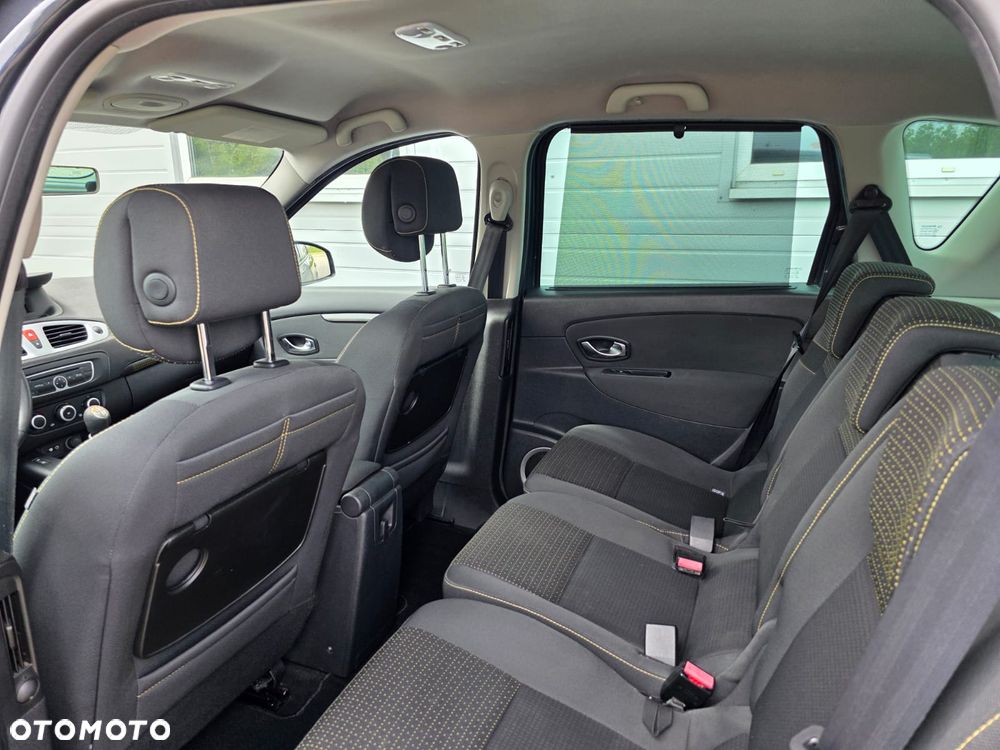 Renault Scenic 1.6 16V 110 Dynamique - 24