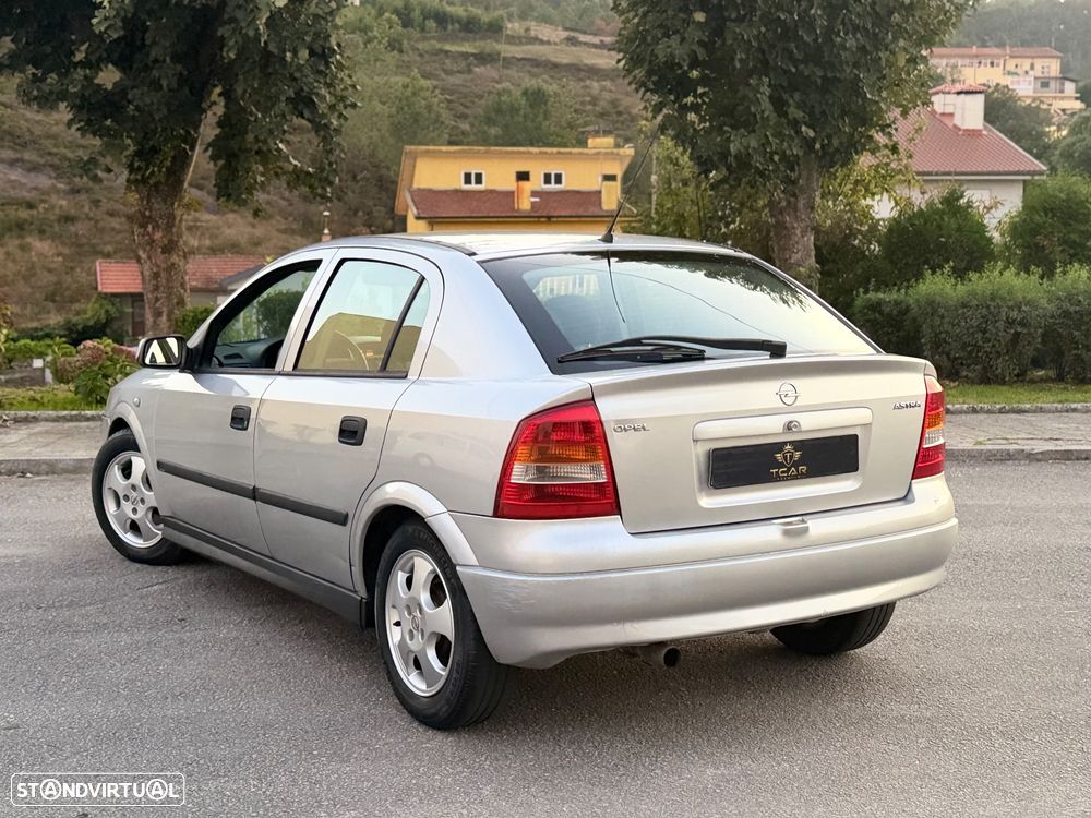 Opel Astra 1.2 Club - 8