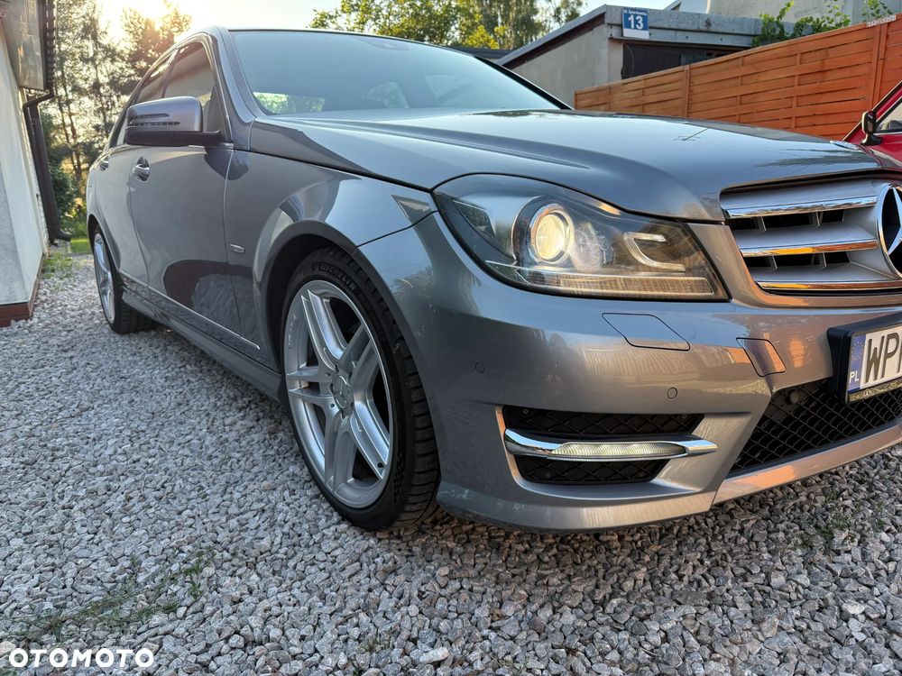 Mercedes-Benz Klasa C 200 (BlueEFFICIENCY) 7G-TRONIC Avantgarde - 4
