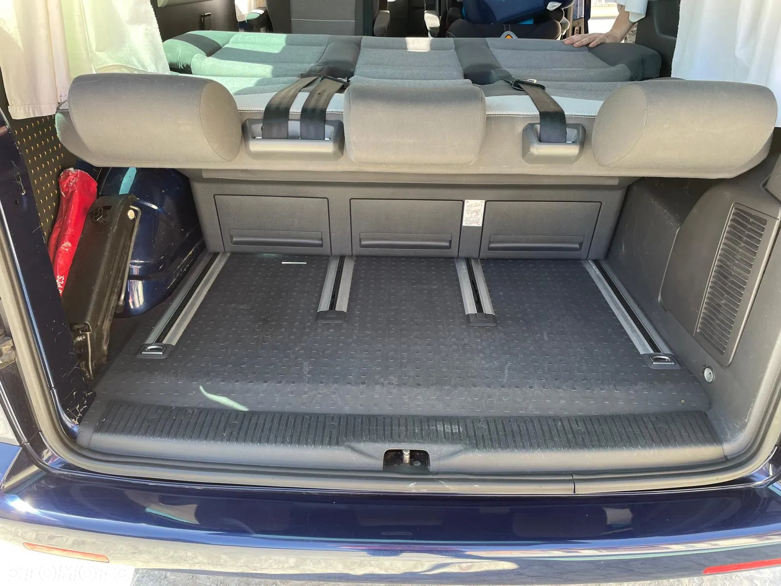 Volkswagen Multivan - 20