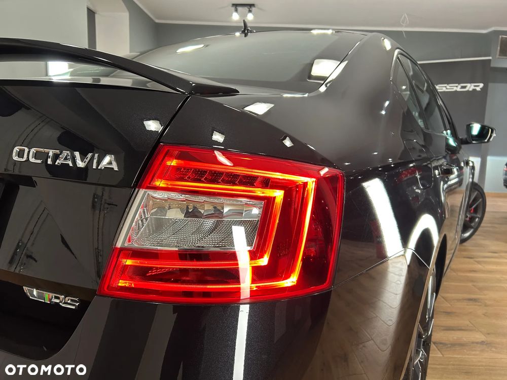 Skoda Octavia 2.0 TDI RS DSG - 23