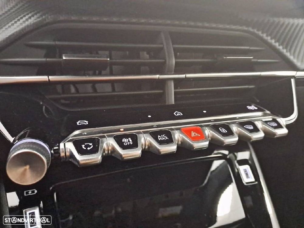 Peugeot 2008 1.2 Hybrid Allure e-DCS6 - 21