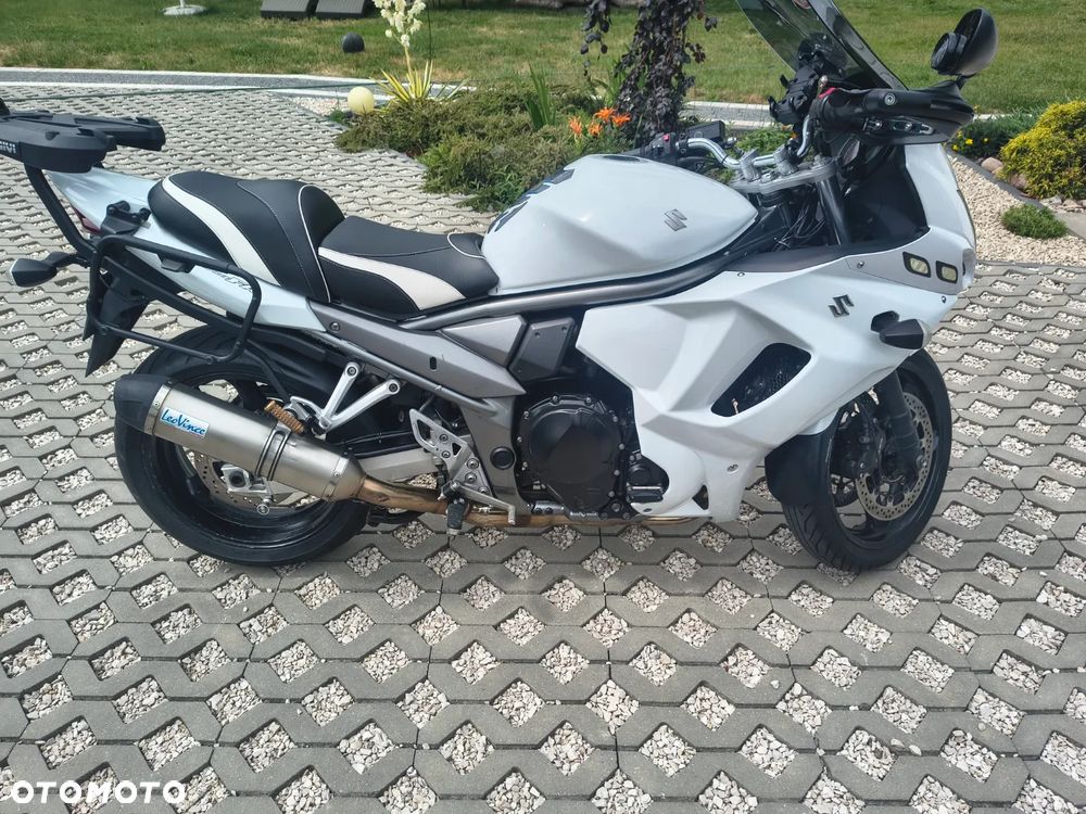 Suzuki GSX - 1