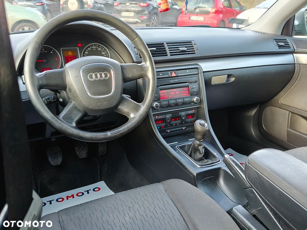 Audi A4 Limousine - 6