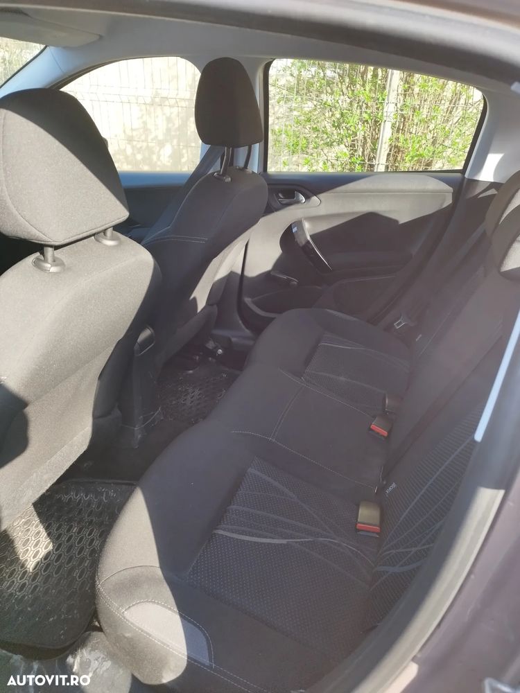 Peugeot 208 1.4 HDi FAP STT Active - 11