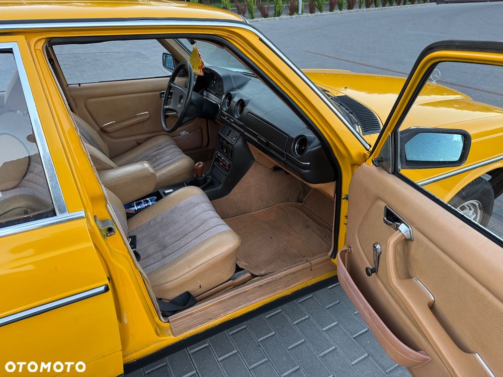 Mercedes-Benz W123 - 11