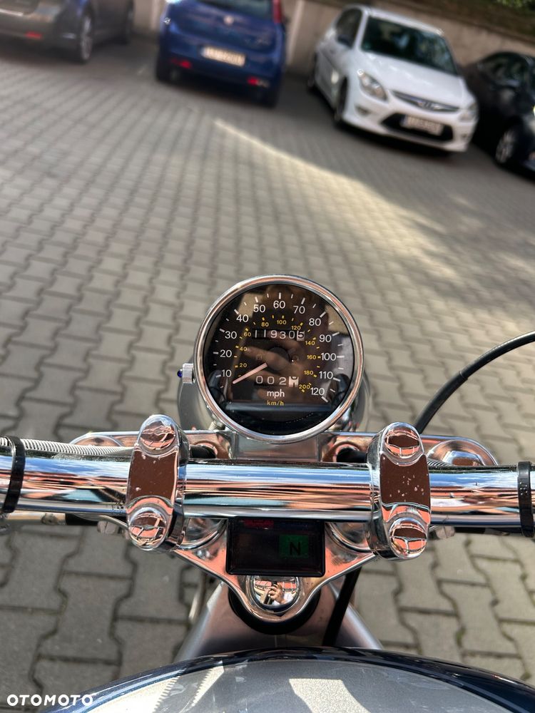 Suzuki Intruder - 3