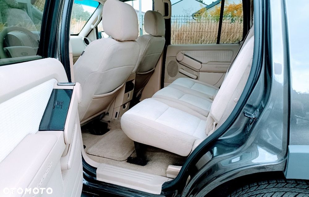 Ford Explorer 4.0 4WD - 21