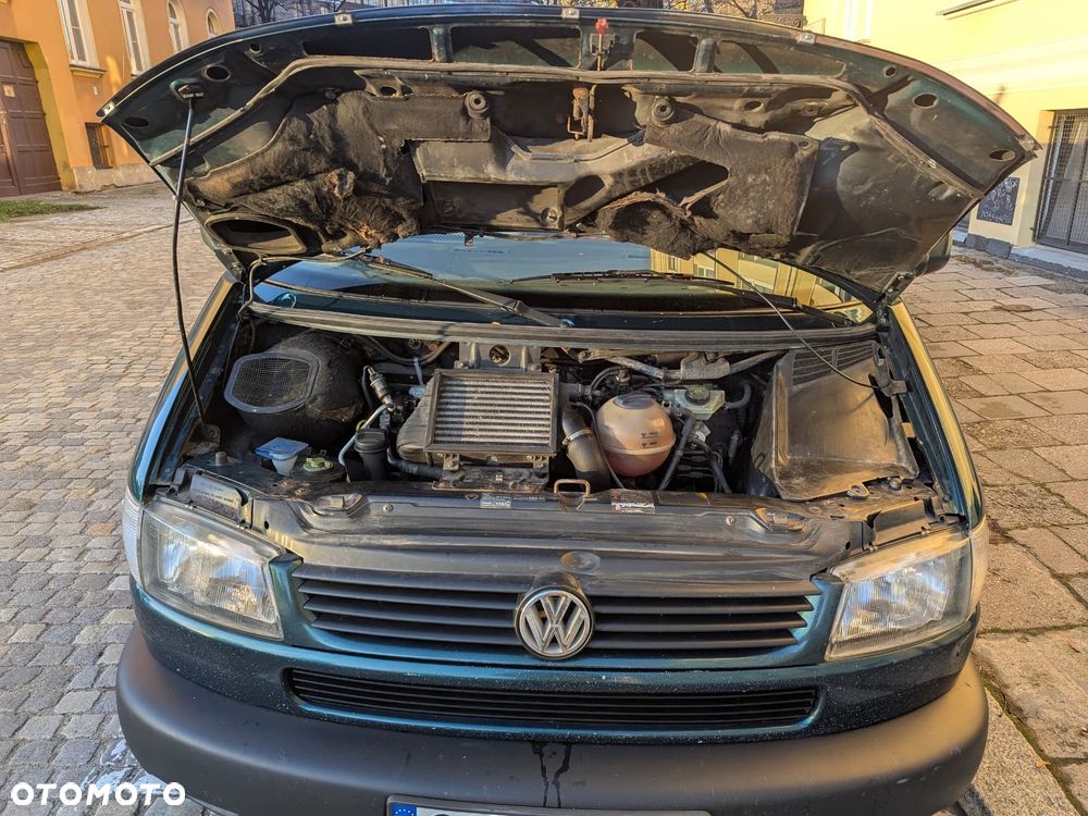 Volkswagen Caravelle - 2