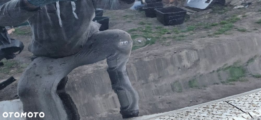 RAM 1500 V 5  2019- Big Horn KRÓTKI QUAD CAB 1,5 Drzwi przód lewy Drzwi przednie lewe Drzwi tył lewy Drzwi tylne lewe KOMPLETNE KOLOR PXJ - 10