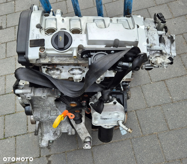 SILNIK SŁUPEK AUDI A4 B7 2.0 TFSI BGB
