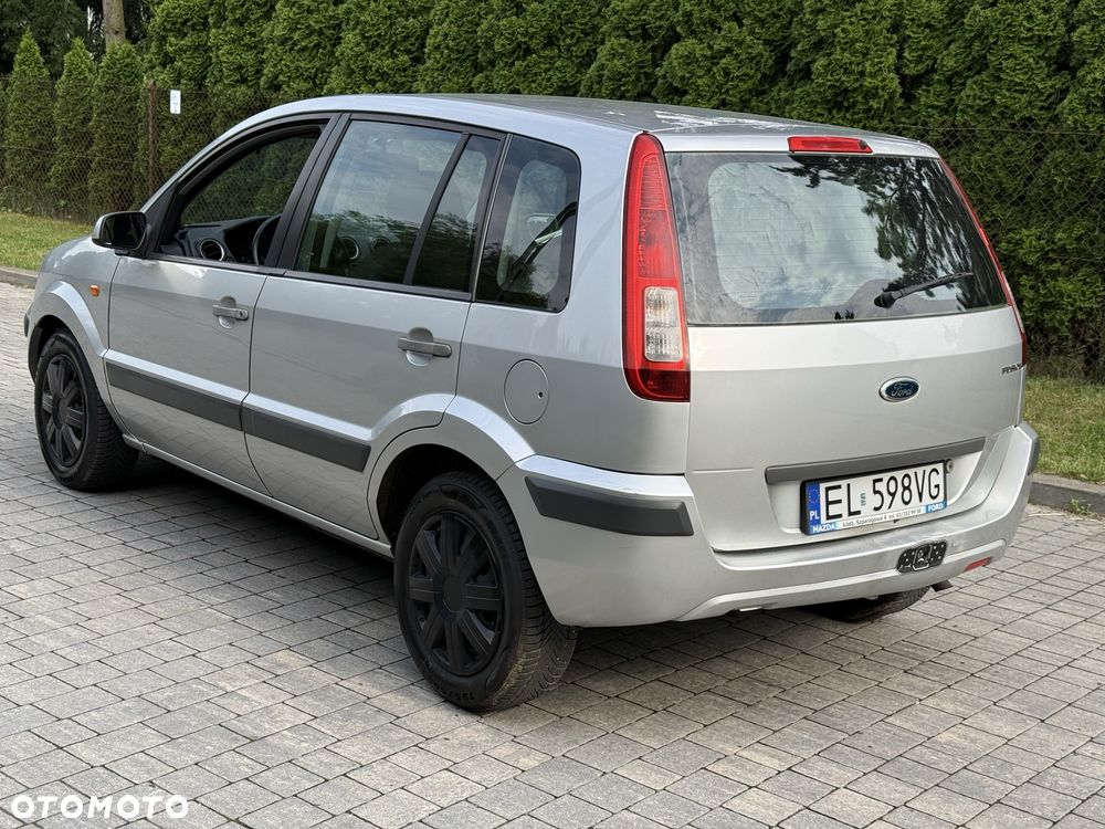 Ford Fusion - 4