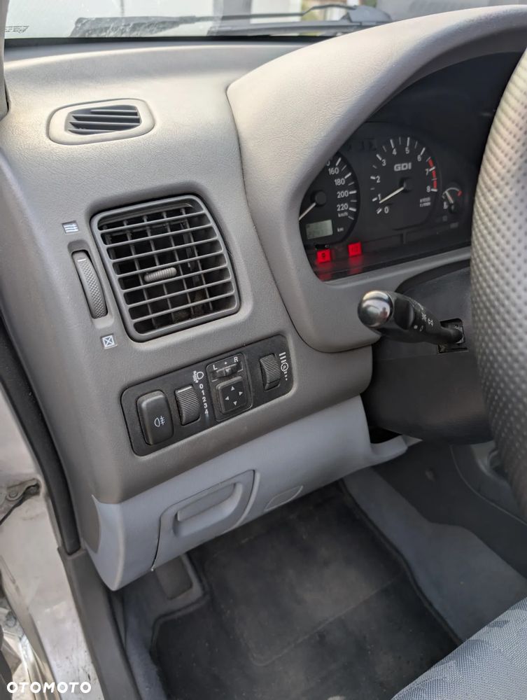 Mitsubishi Space Star 1.8 GDI GLX - 9