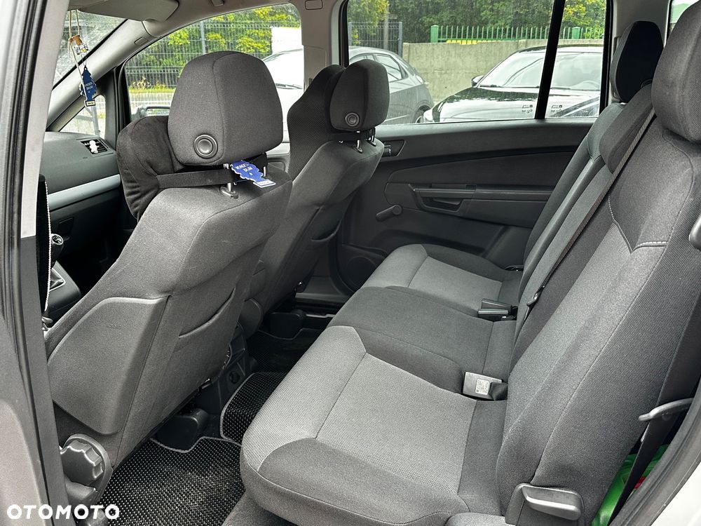 Opel Zafira - 16