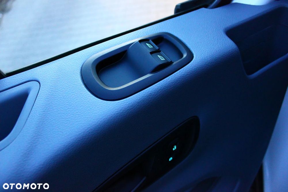 Ford TRANSIT 2.0 TDCI 130KM L3H2  3 OSOBOWY ZABUDOWA WARSZTATOWA PERFEKT AUTO FV23% - 17