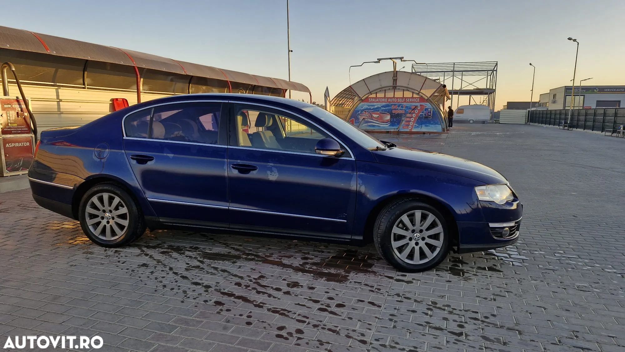 Volkswagen Passat 2.0TDI Comfortline DPF Bluemotion Technology - 9