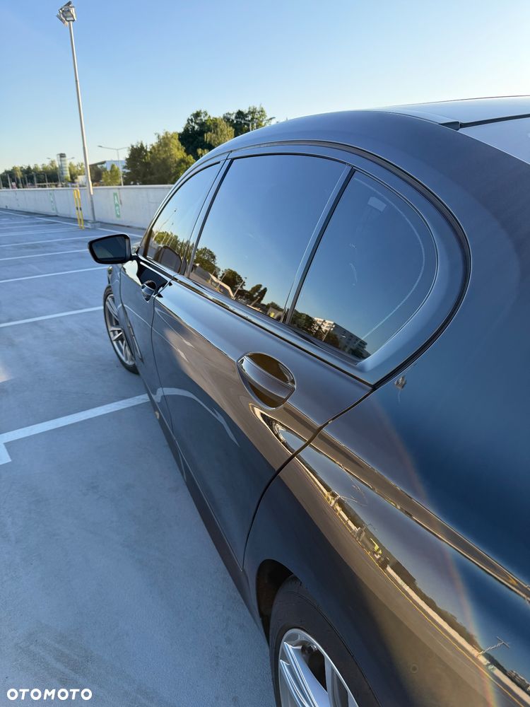 BMW Seria 7 740Li - 8