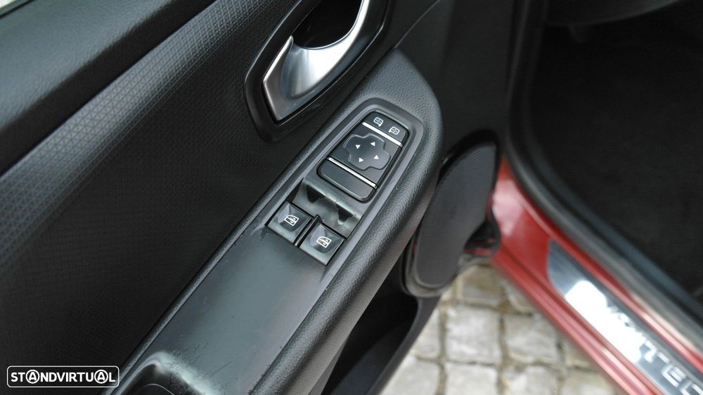 Renault Clio 0.9 TCe Limited - 26