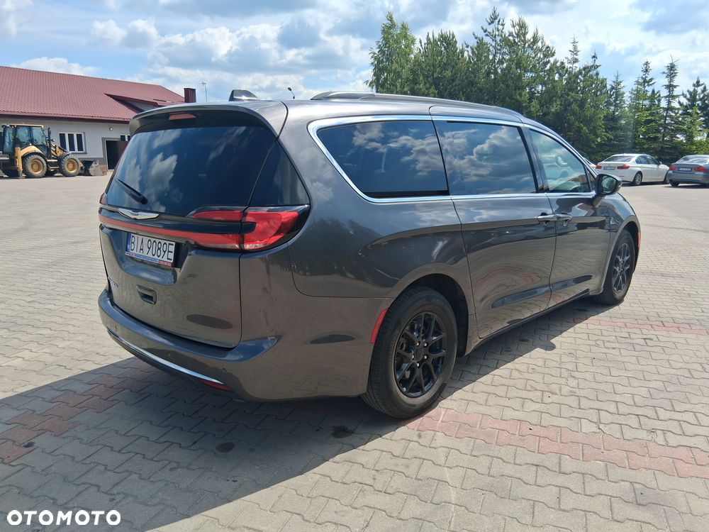 Chrysler Pacifica - 5
