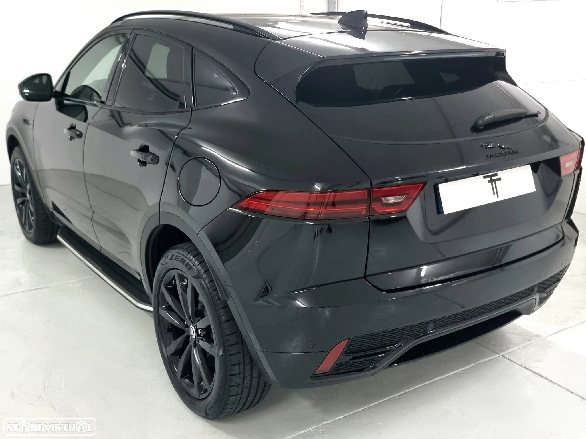 Jaguar E-Pace 1.5 P300e R-Dynamic SE AWD Aut. - 38