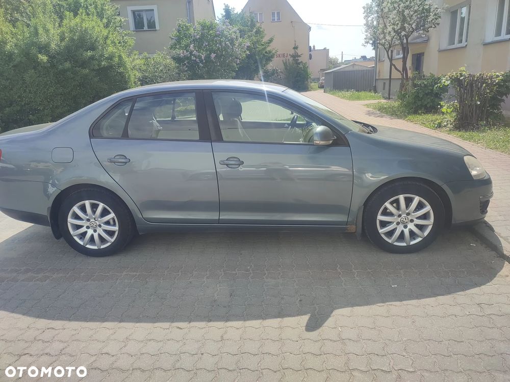 Volkswagen Jetta 1.9 TDI Comfortline - 5