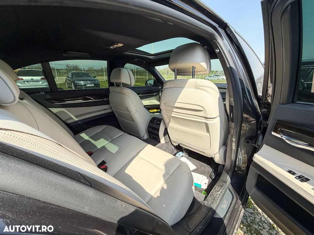BMW Seria 7 730d xDrive - 18