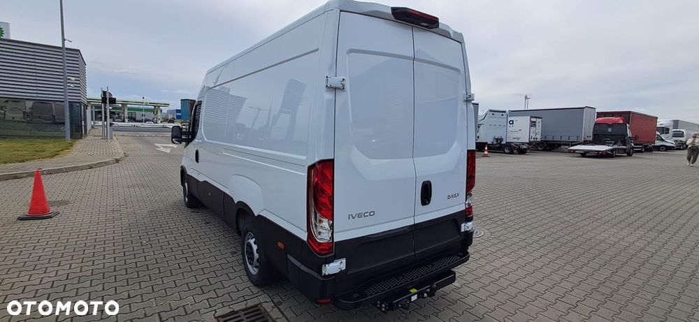 Iveco 35S16BA8 V - 5