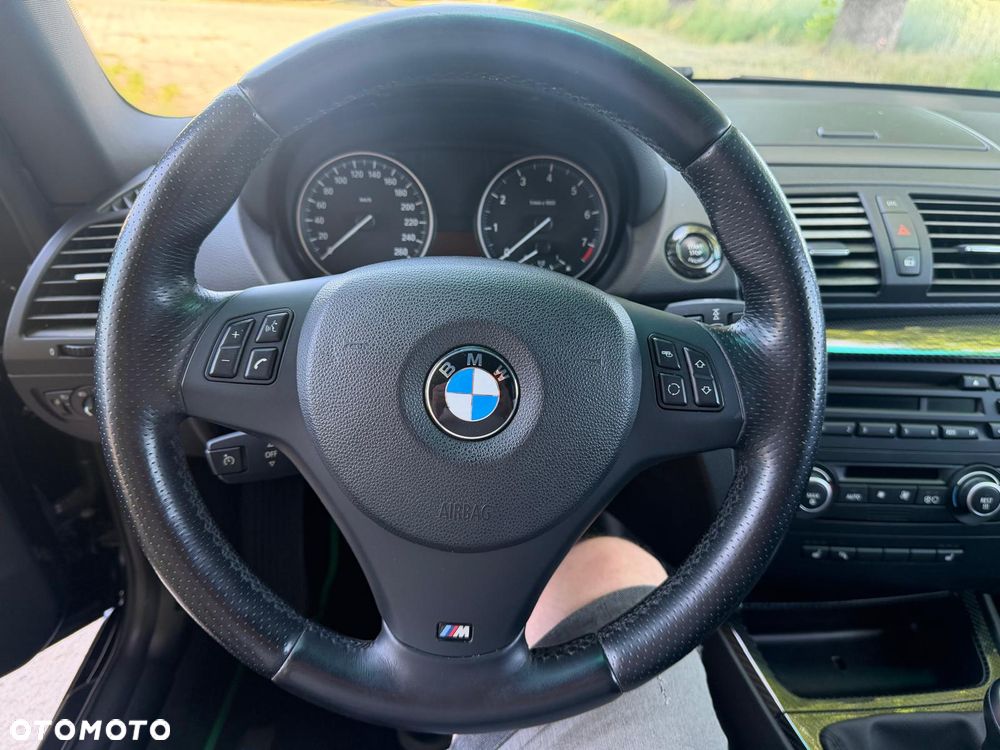 BMW Seria 1 130i - 22