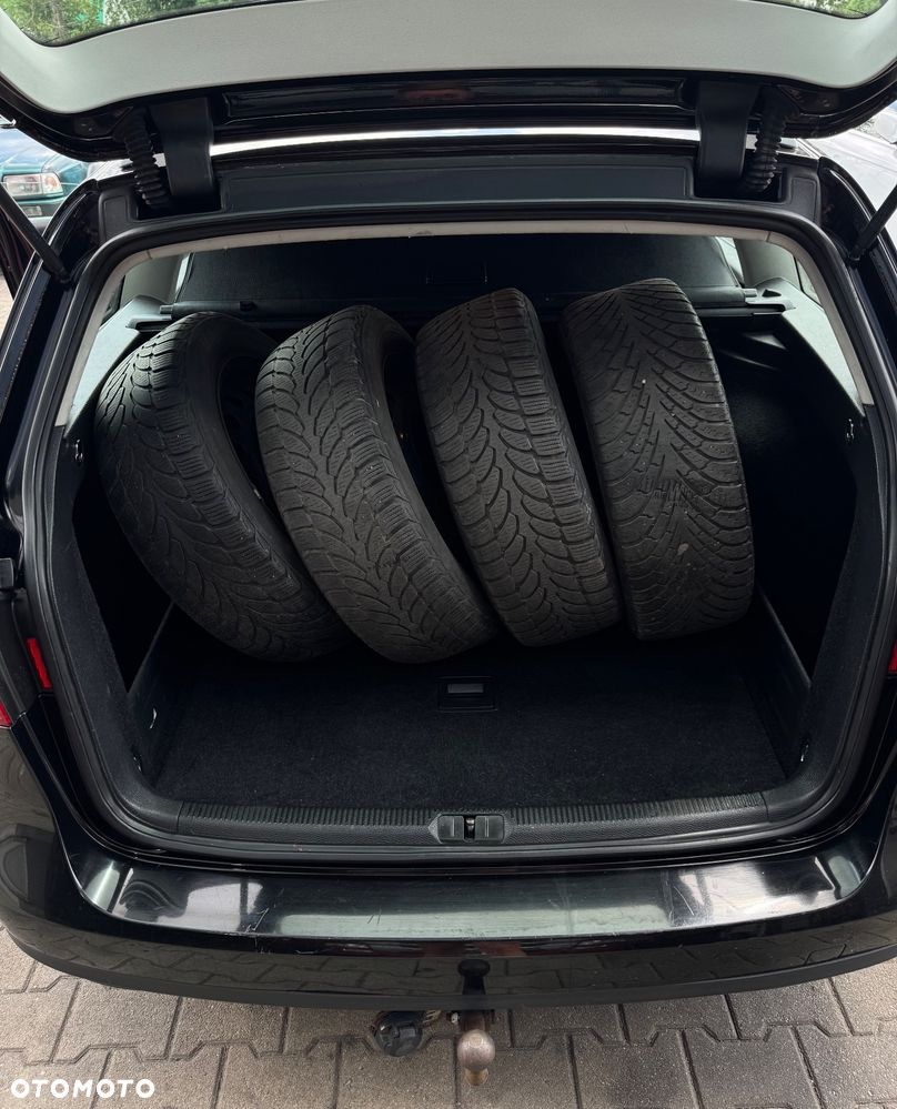 Volkswagen Passat 1.6 Comfortline - 22