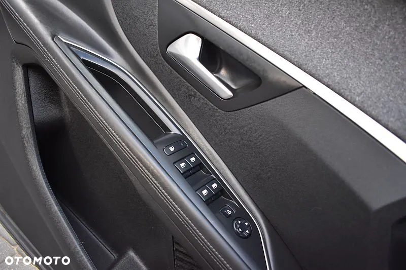 Peugeot 3008 THP 165 EAT6 Stop & Start Allure - 17