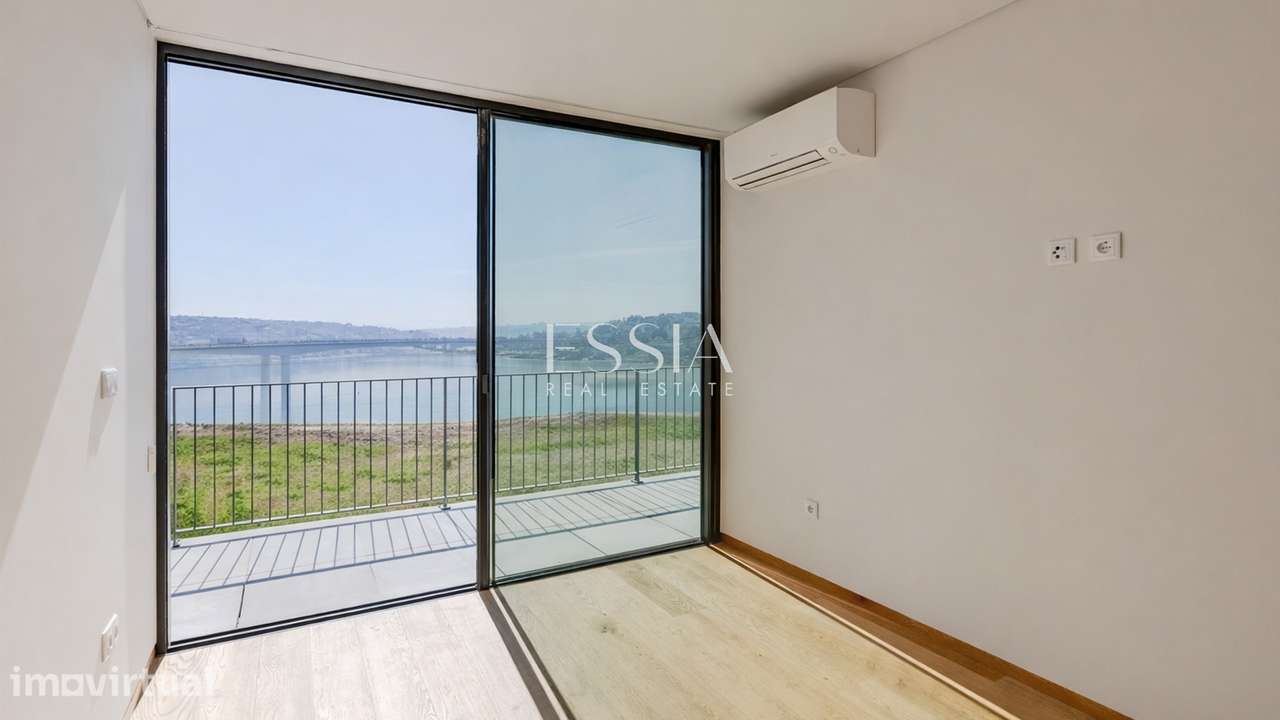 Apartamento T3 Duplex com Varandas no Douro 39 - Grande imagem: 5/54