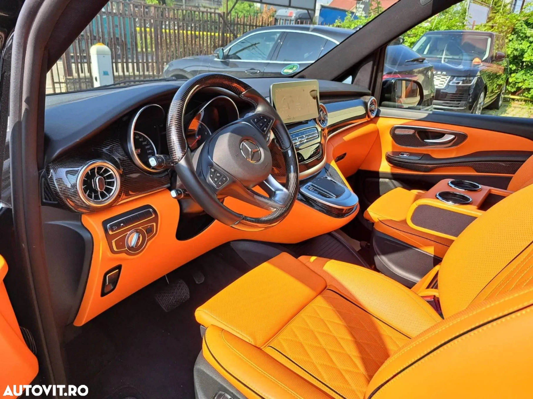 Mercedes-Benz V - 8