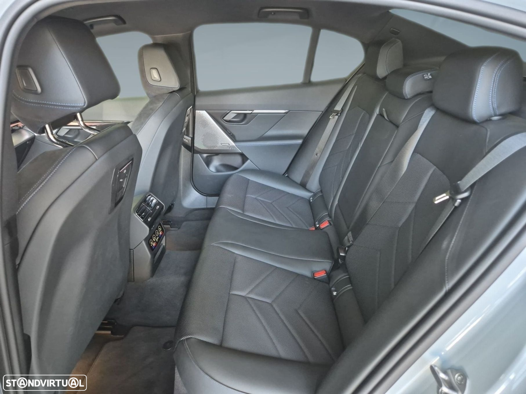 BMW i5 eDrive40 Pack Desportivo M - 9