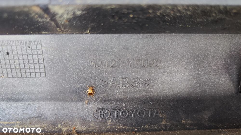 Toyota Hilux Invicible 20- Emblemat pod Radar Chrom Listwa Atrapa - 8