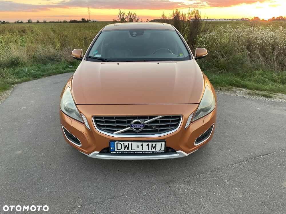 Volvo S60 D3 R-Design - 6