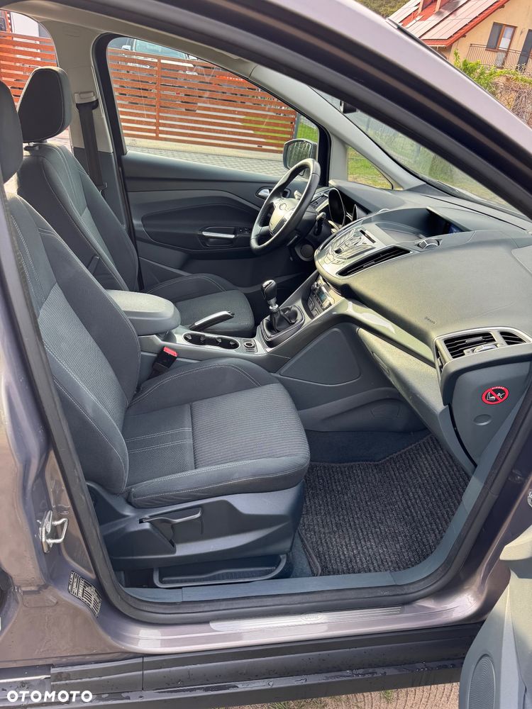 Ford Grand C-MAX - 11