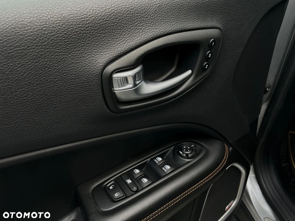 Jeep Compass 1.4 TMair Limited 4WD S&S - 34