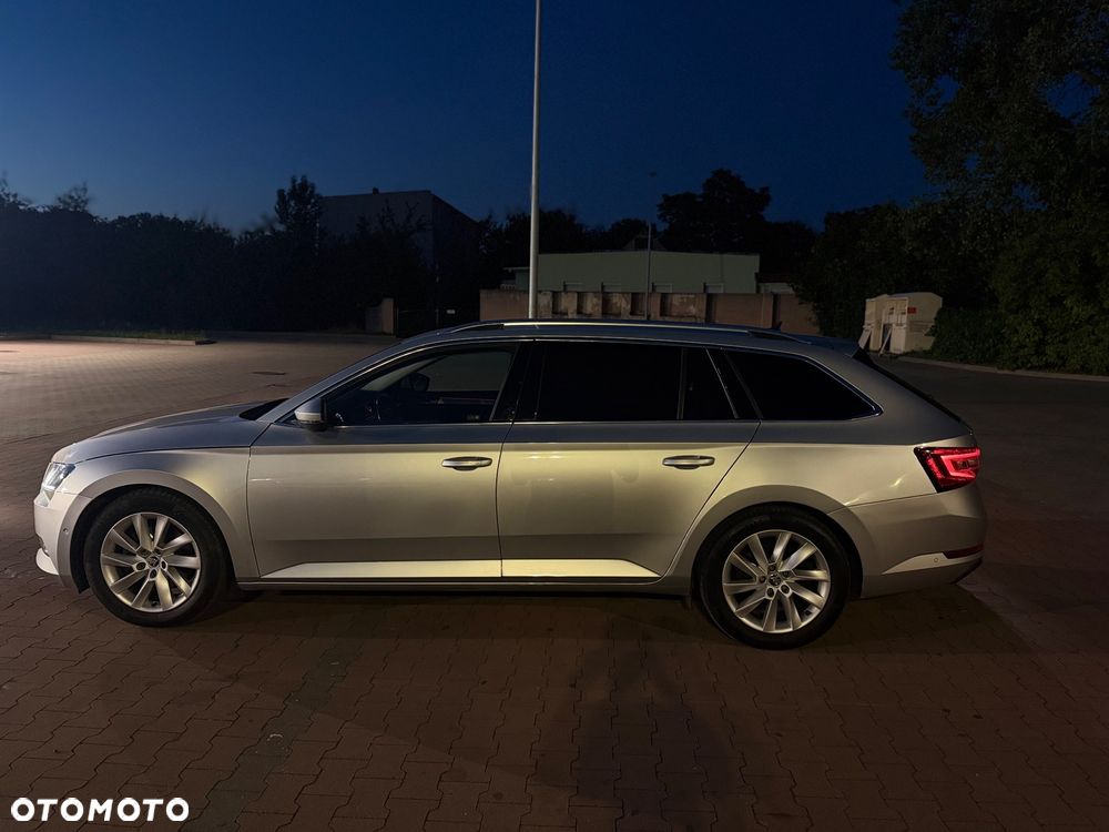 Skoda Superb 2.0 TDI Ambition DSG - 19