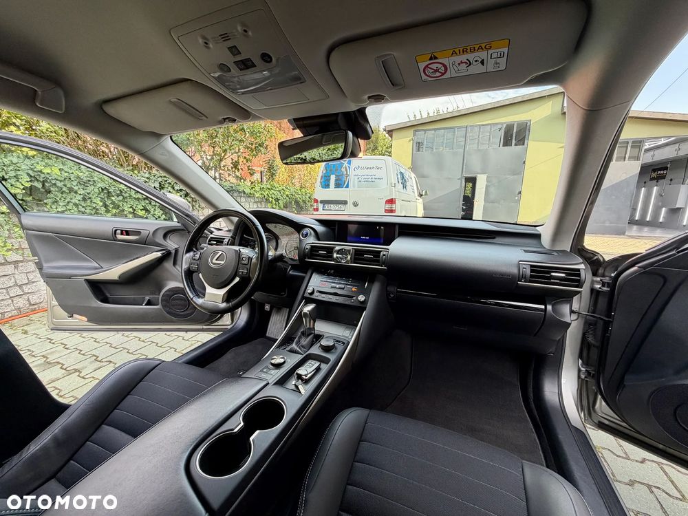 Lexus IS 200t / 300 Elegance - 13