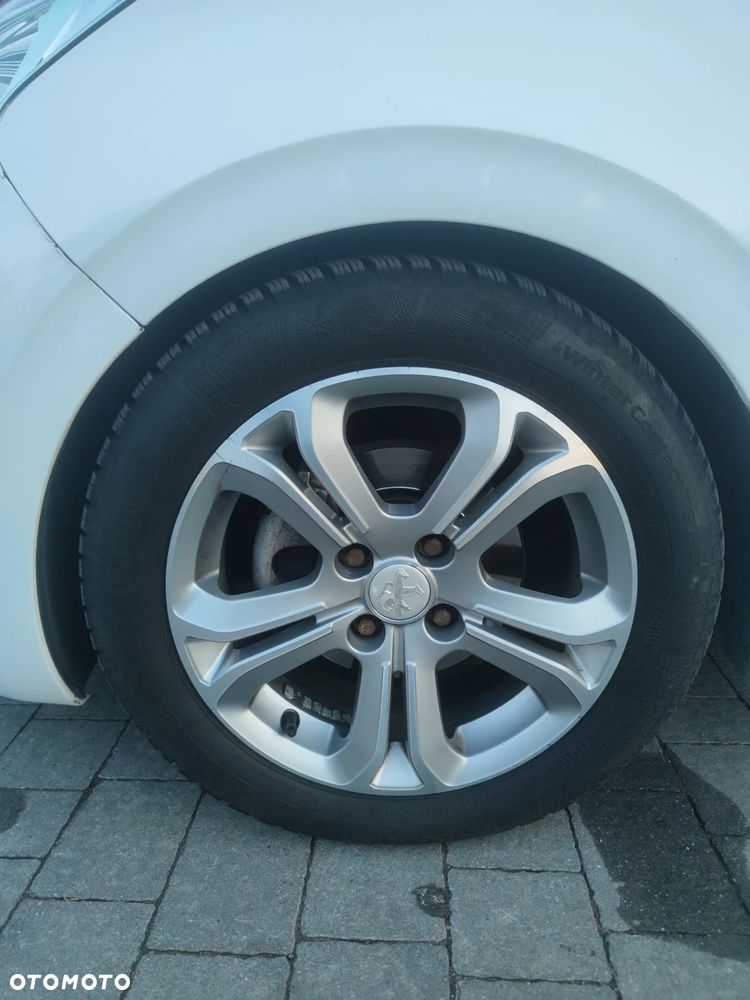 Peugeot 208 1.6 e-HDi Allure STT - 12