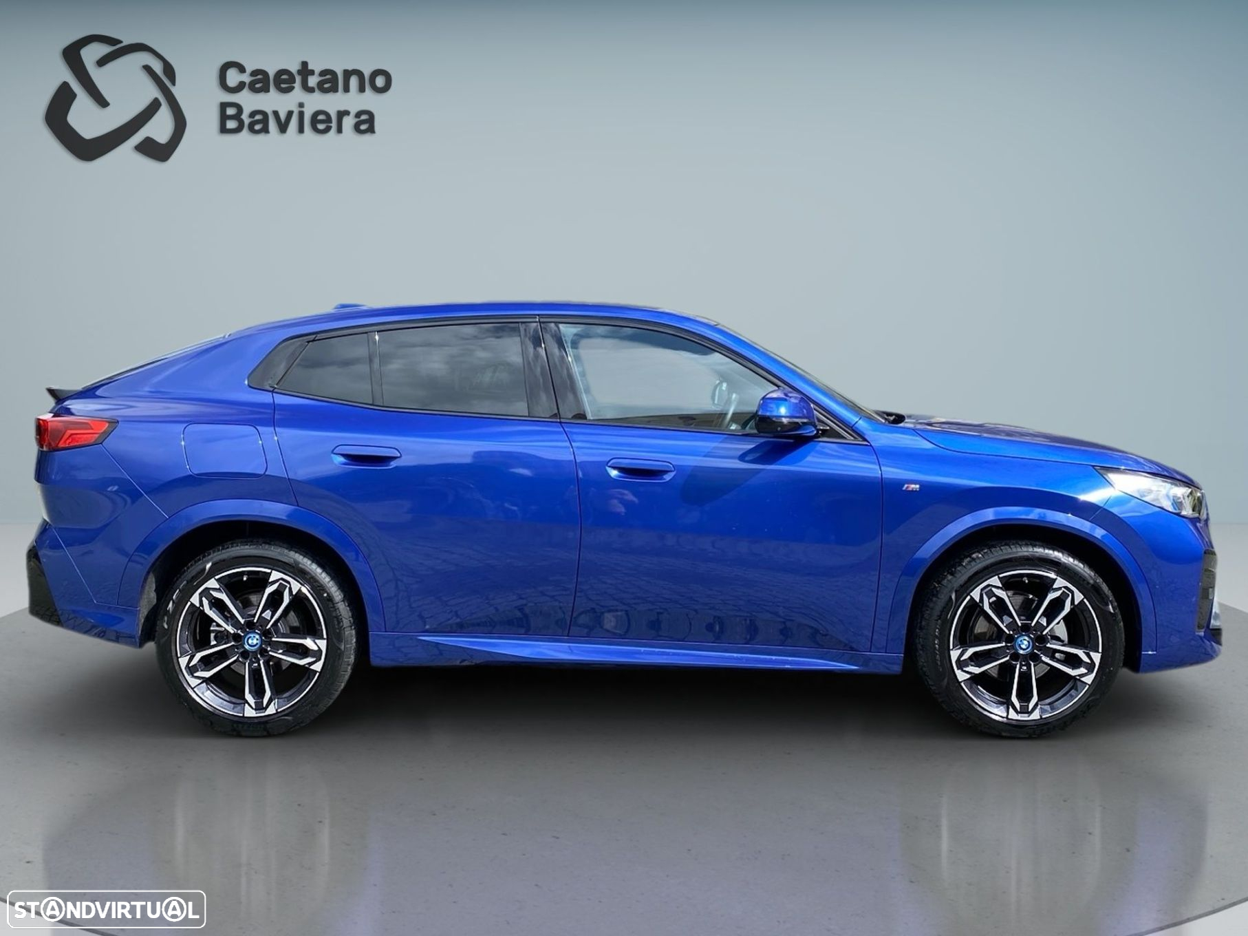 BMW iX2 eDrive20 Pack Desportivo M - 26