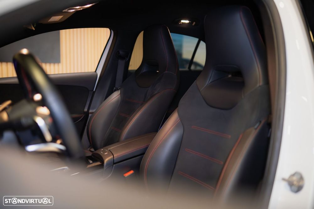 Mercedes-Benz A 250 e 8G-DCT AMG Line - 4