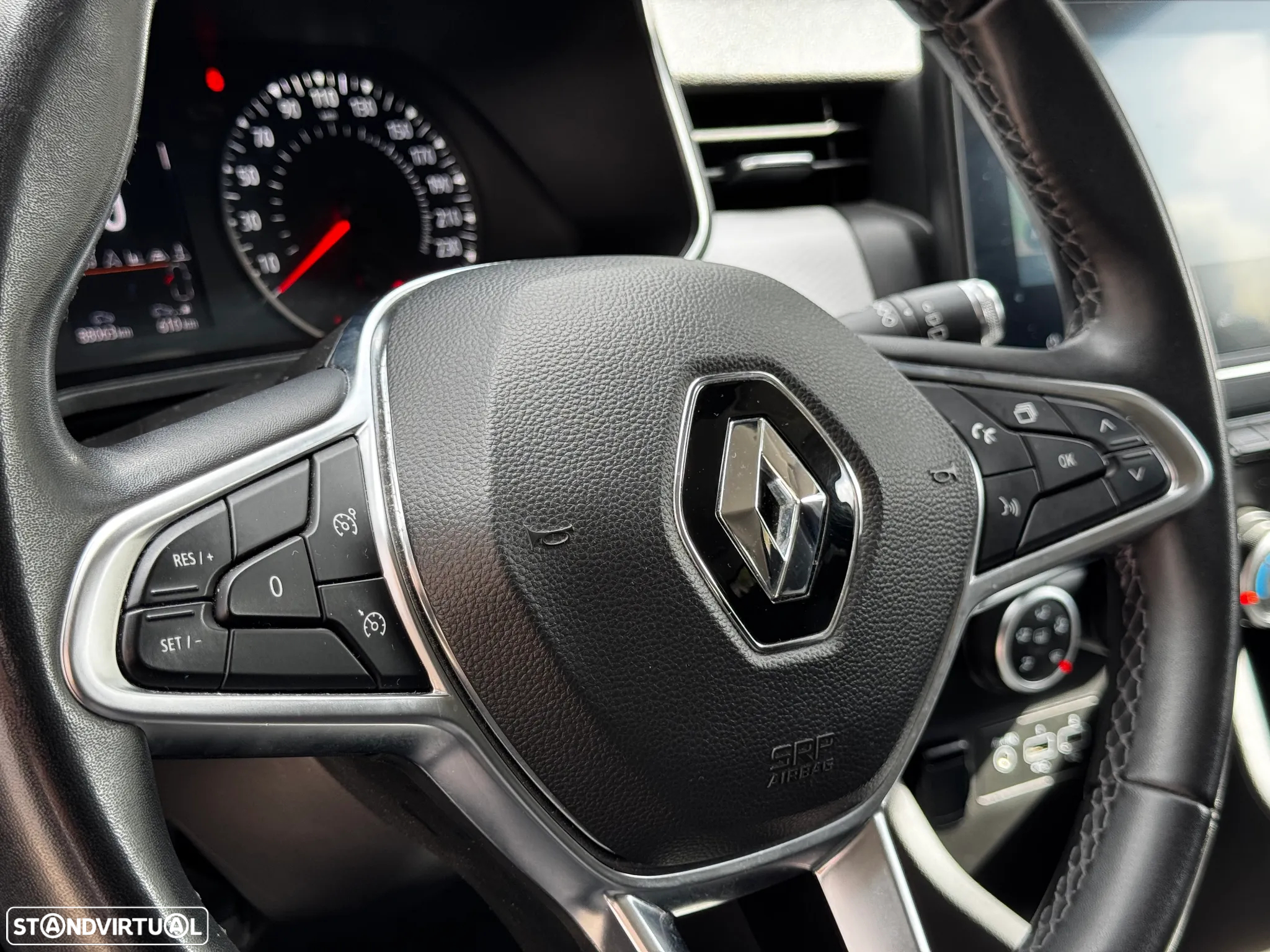 Renault Clio 1.0 TCe Limited - 17