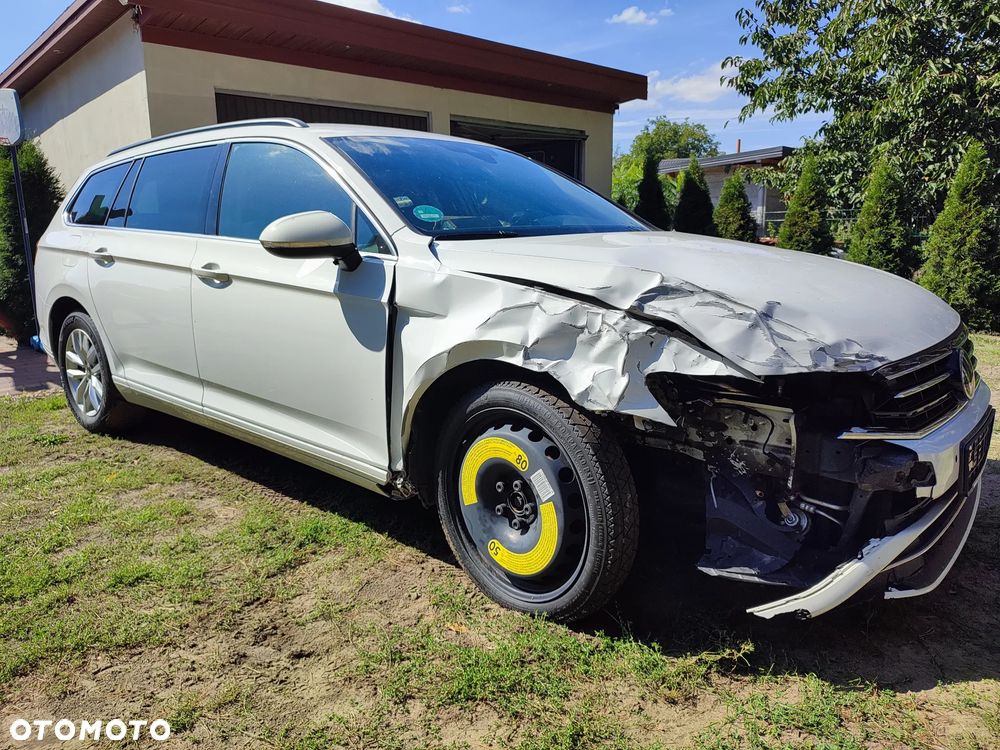 Volkswagen Passat Variant 2.0 TDI SCR DSG Elegance - 5